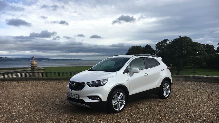 Neu gezeichnet und mit etlichen Innovationen präsentiert sich der Opel Mokka X seinem Publikum.
