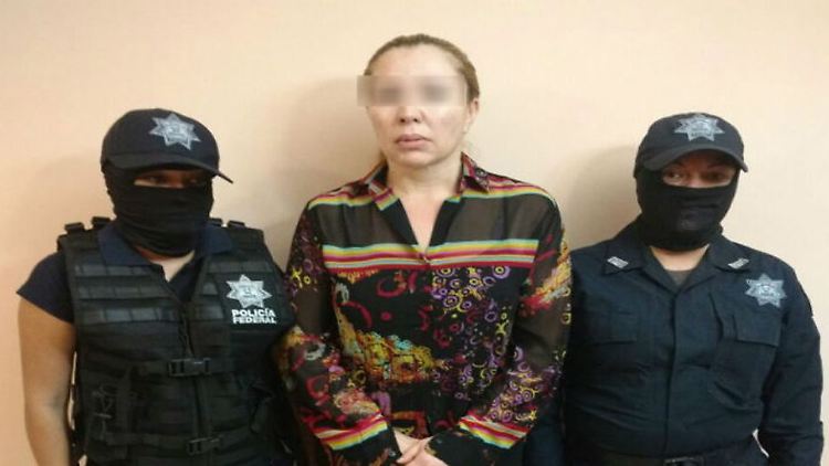 Das Foto zeigt Clara Elena Laborín an einem unbekannten Ort nach ihrer Festnahme.