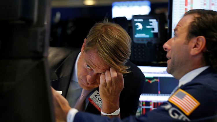 Wenig Bewegung im Dax: Zwei Milliarden Dollar muss Bayer überweisen, falls die Übernahme an den Kartellwächtern scheitert.