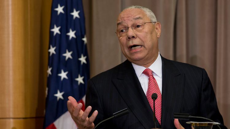 Colin Powell beklagt, dass Clinton versucht habe, ihn mit in die Mail-Affäre zu ziehen.