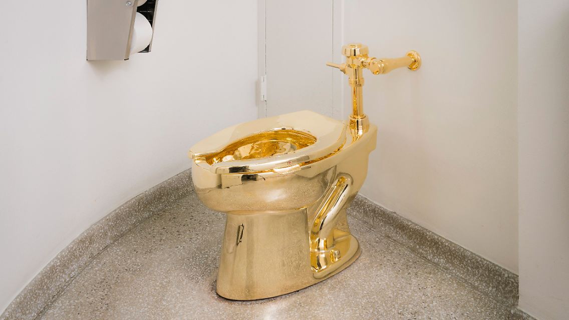 Das neue güldene Klo im Guggenheim-Museum.