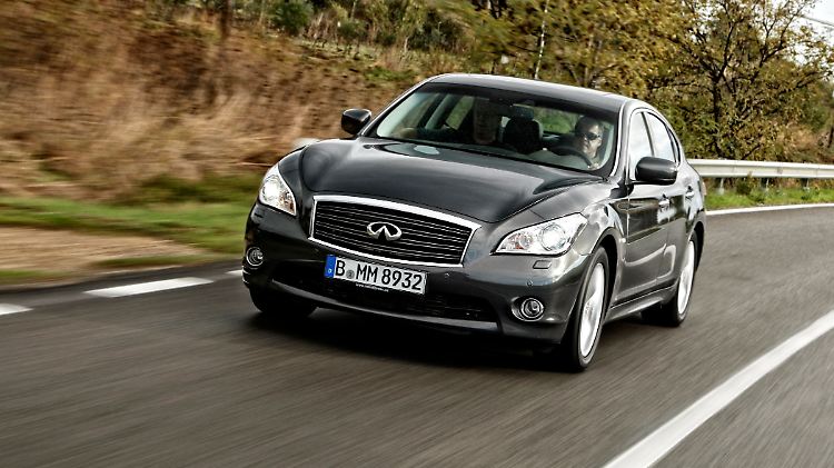Mit einem ganz eigenen Design versucht sich der Infiniti M in der Oberklasse.