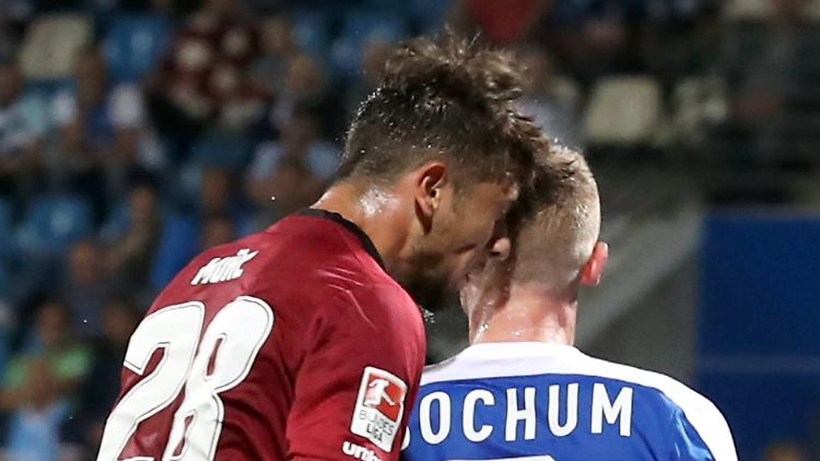 Psst, hör ma: Wir machen vier und ihr? Fünf! Lukas Mühl aus Nürnberg und Felix Bastians besprechen den Spiellauf.