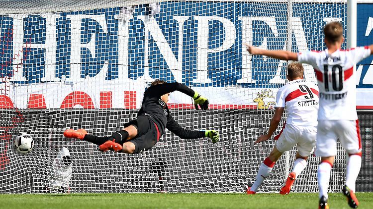 Simon Terodde schoss Stuttgart zum Sieg in Kaiserslautern.