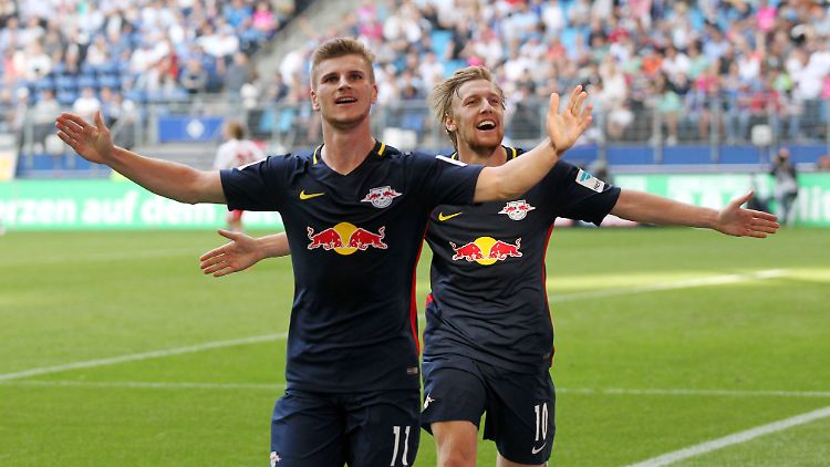 Torschütze Timo Werner (l.) zusammen mit Emil Forsberg.