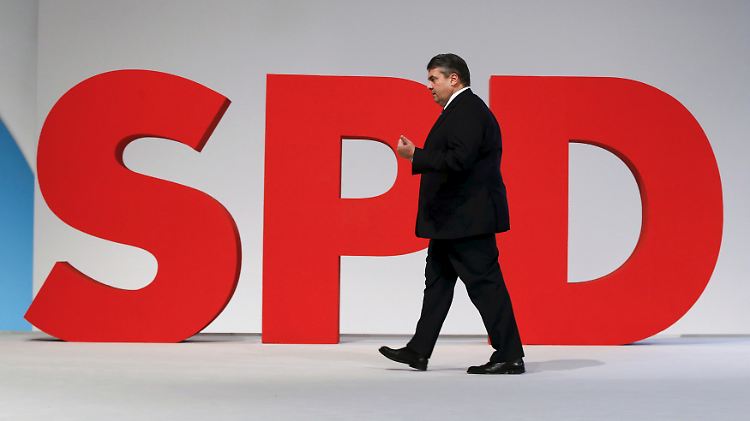 SPD-Chef Gabriel erwartet beim Parteikonvent in Wolfsburg ein Ja seiner Genossen zu Ceta.