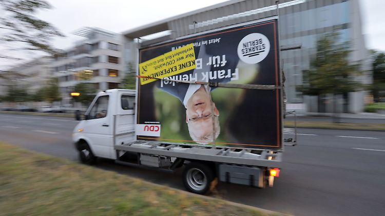 Die Aufräumarbeiten in Berlin haben bereits begonnen.