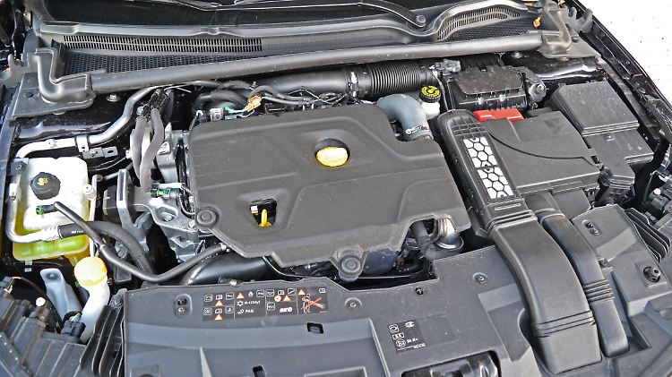 Das 1,6-Liter-Triebwerk leistet 160 PS, die den 1,6 Tonnen schweren Talisman Grandtour nicht wirklich überzeugend vorantreiben.