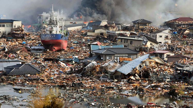 Erdbeben und Tsunami 2011: Nach der Zerstörung folgt der Wiederaufbau. Und für viele Unternehmen ein lukratives Geschäfts.