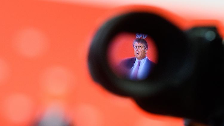 Macht er es selbst? Bleibt er SPD-Chef? Sigmar Gabriel hat's derzeit nicht leicht.