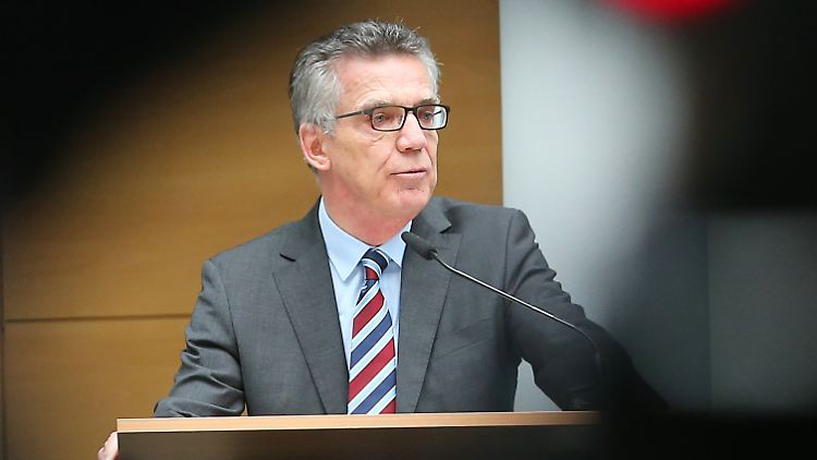 Innenminister de Maizière auf dem "Zukunftskongress für Migration & Integration".