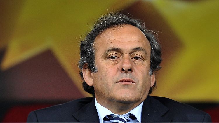 Platini ist zwar längst nicht mehr Präsident der Europäischen Fußball-Union, aber trotzdem sollen noch Gelder an den einstigen französischen Weltstar fließen.
