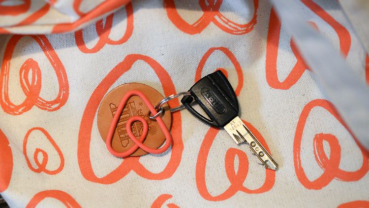 Private Nutzer von Airbnb könnten in Zukunft Steuern auf die Mieteinnahmen zahlen, schlägt die Kommission vor.