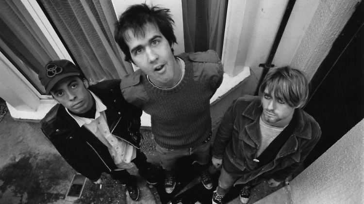 Nirvana aus der Vogelperspektive: Schlagzeuger Dave Grohl, Bassist Krist Novoselic und Sänger Kurt Cobain (v.l.)