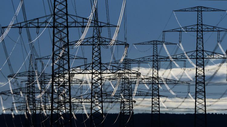 Ohne einen deutlichen Netzausbau kommt die Energiewende nicht voran.