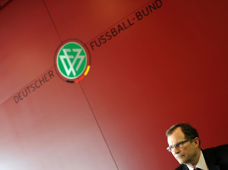 Das DFB-Sportgericht unter Vorsitz von Hans E. Lorenz praktiziert eine intransparente Rechtsprechung.