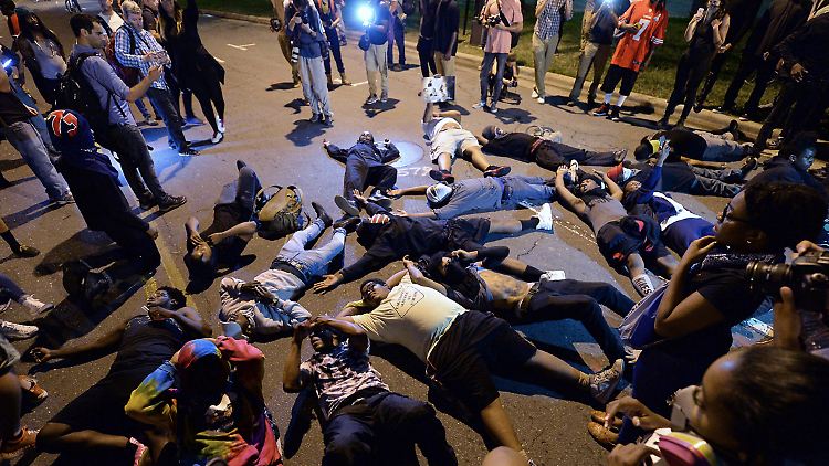 In Charlotte gibt es seit Dienstag Demonstrationen gegen Polizeigewalt, die auch gewalttätig eskalieren.