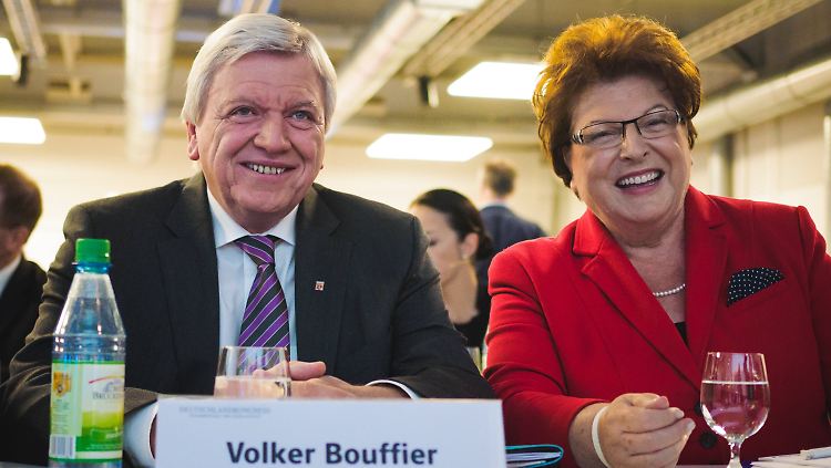 Beim ersten "Deutschlandkongress" passt zwischen CDU und CSU in Person von Volker Bouffier und Barbara Stamm kein Blatt Papier.