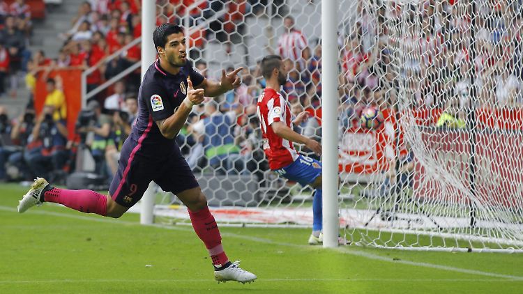 Suárez feiert seinen Treffer zum 1:0.