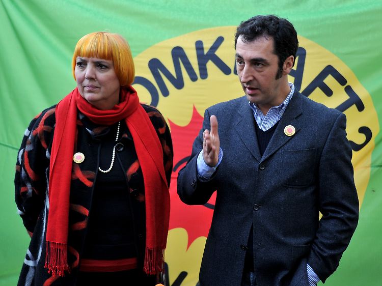 Die Parteivorsitzenden der Grünen, Roth und Özdemir, wollen sich an den Blockaden beteiligen.
