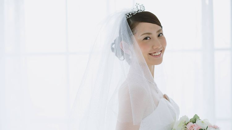 Romantik ganz ohne Mann. In Japan heiraten Frauen sich selbst.