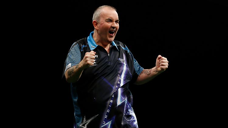 Taylor ist der erste Titelträger der Champions League of Darts.