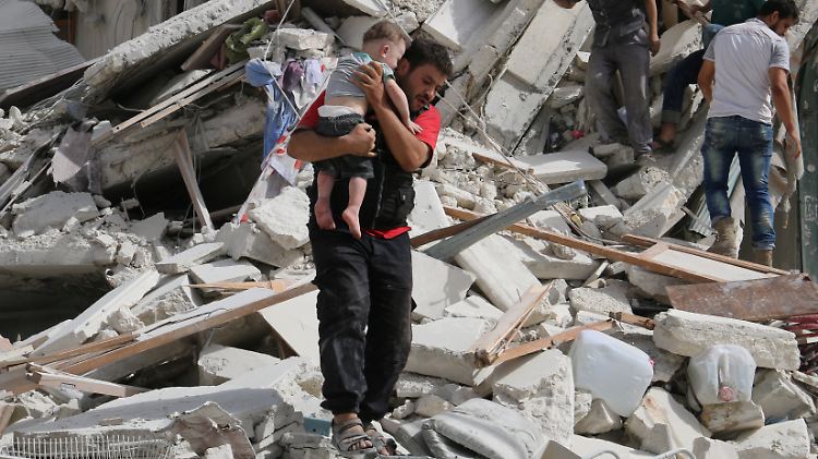 Tausende Kinder aus Aleppo schweben nach der gescheiterten Waffenruhe in Syrien in akuter Gefahr.