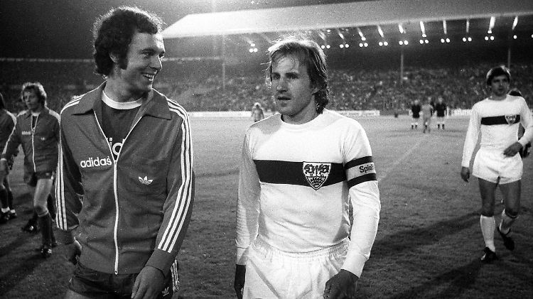 Man kennt sich: Buffy Ettmayer mit Franz Beckenbauer im Jahr 1974.