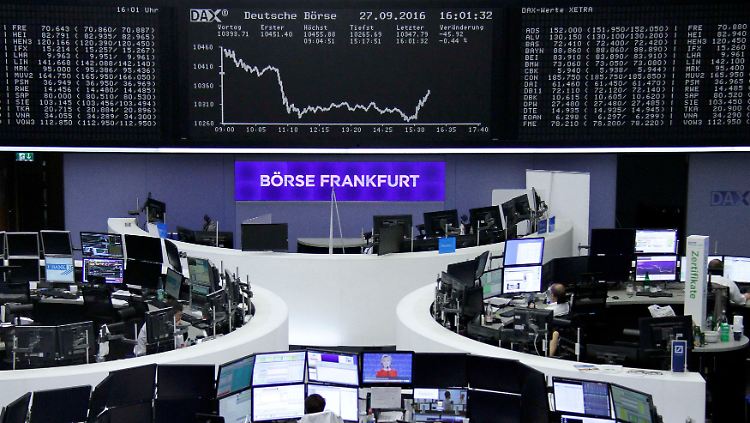 Der Dax am Dienstag: Binnen weniger Minuten ging es von 10.400 um 100 Zähler abwärts.