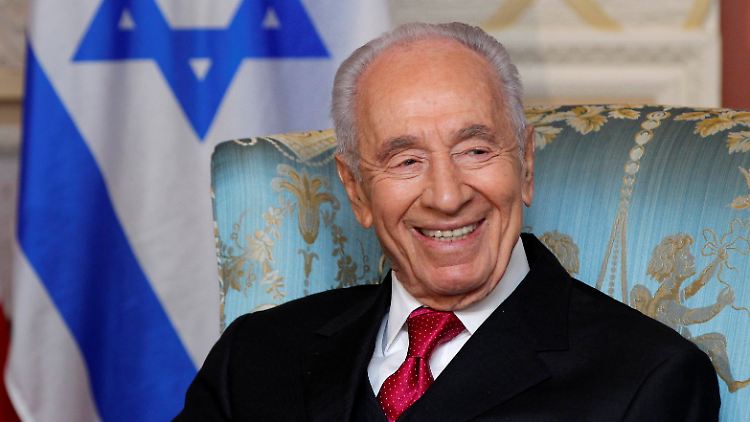 Schimon Peres hatte lange einen schweren Stand bei seinen Landsleuten. Erst im Alter wurde er mit Anerkennung für seine politische Arbeit belohnt.