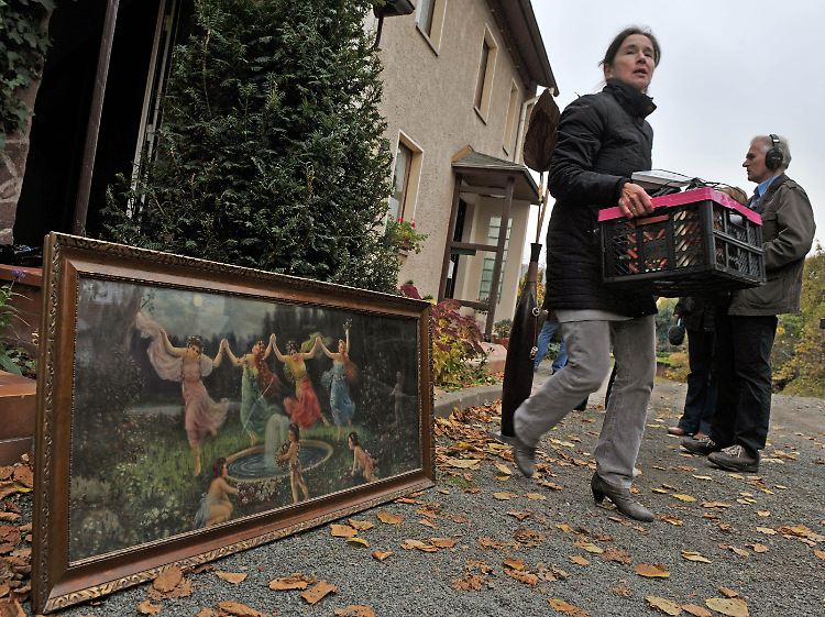Die Bewohner können ihr Hab und Gut wieder einräumen, die Häuser werden nicht mehr vom Boden verschluckt.