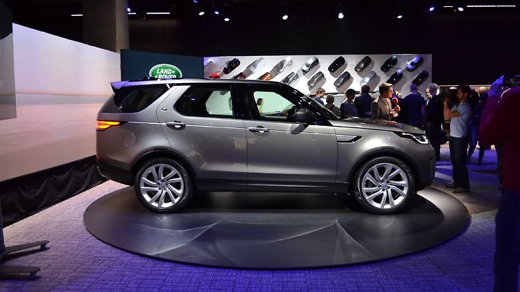 Der neue Land Rover Discovery hat seine Kastenform abgelegt und fährt jetzt wesentlich dynamischer vor.