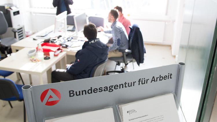 1,4 Millionen Menschen in Deutschland leben seit mehr als acht Jahren in Hartz IV. 
