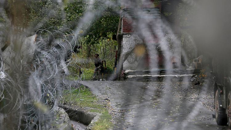 Ein indischer Soldat an der Grenze zu Pakistan.