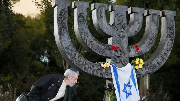 Menorah-Mahnmal von Babi Jar.