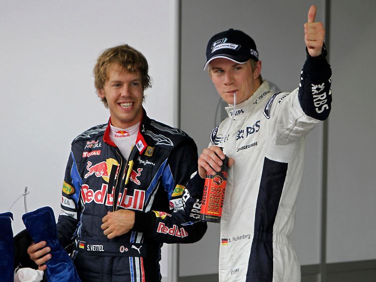 Schnell, schneller, Nico Hülkenberg (r.): Der Formel-1-Neuling hat zwar noch kein Cockpit für 2011, aber ab sofort die erste Pole Position in seiner Vita stehen.