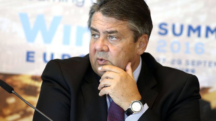 Sigmar Gabriel verbringt den Tag der Deutschen Einheit im Iran.