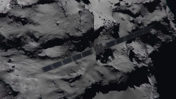Screenshot aus einem ESA-Video: So stürzt Rosetta auf den Kometen hinab.
