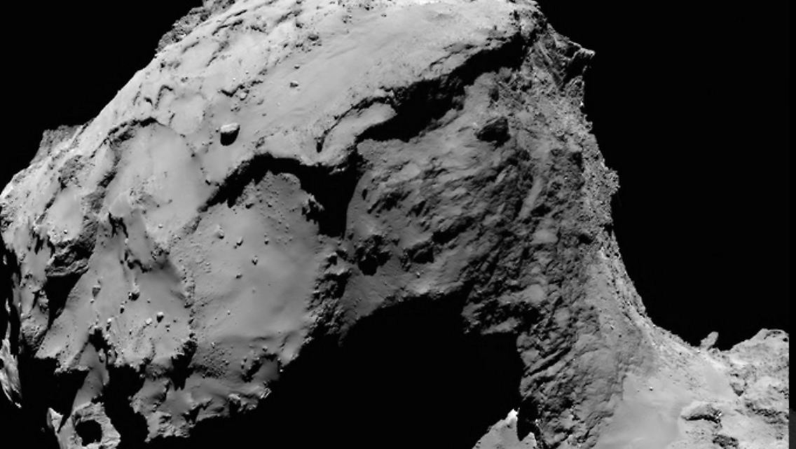 ... Bilder von der Osiris-Weitwinkel-Kamera. Hier hatte Rosetta heute am frühen Morgen (4.17 MESZ) im Visier, wo sie um die Mittagszeit aufschlägt.