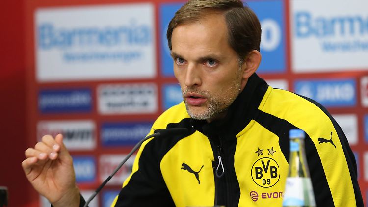 Thomas Tuchel sieht sich in der Partie gegen die Werkself klar benachteiligt.