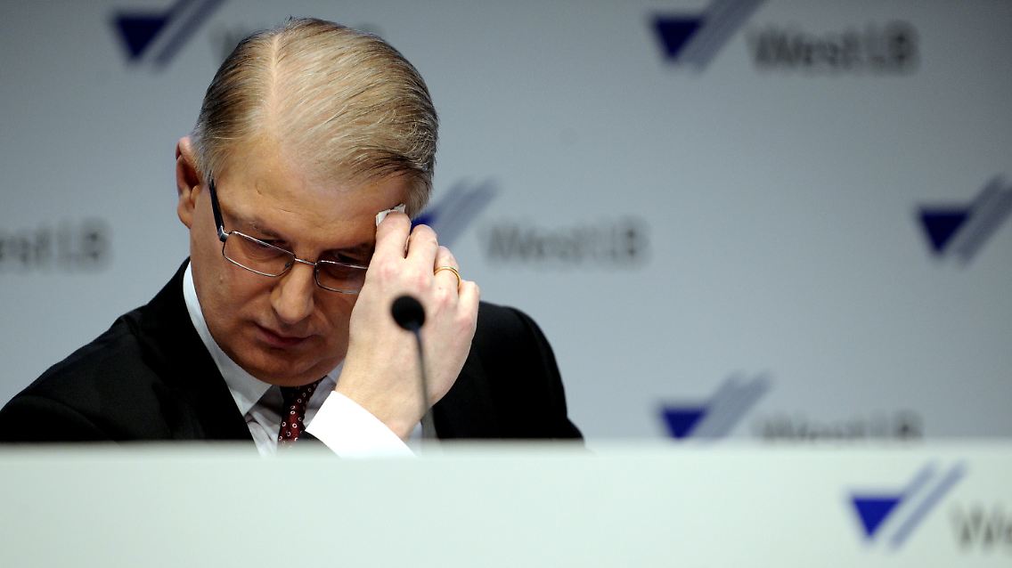 Die Hoffnung stirbt zuletzt: WestLB-Chef Voigtländer wehrt sich mit Händen und Füßen gegen eine Abwicklung der Landesbank.