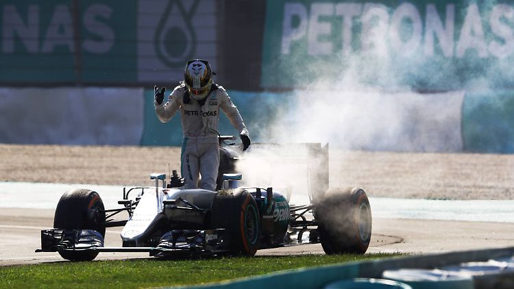 Die Siegträume von Lewis Hamilton gingen in Malaysia in Flammen auf.