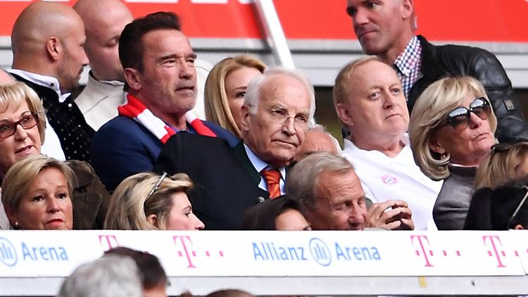 Neben Arnold Schwarzenegger fand auch Edmund Stoiber in der Allianz-Arena Platz.