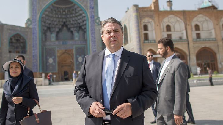 Schon im Juli 2015 hatte Sigmar Gabriel den Iran besucht - als erster westlicher Politiker nach dem Ende des Atomstreits.