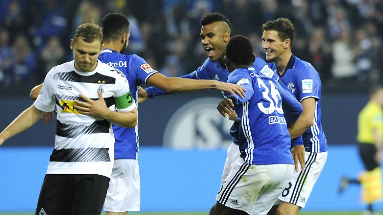 Schalke 4, Gladbach 0 - so stand es am Ende in Gelsenkirchen. Richtig erklären konnte sich das hinterher kein Gladbacher.