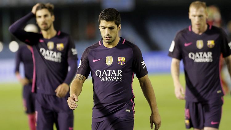 Hängende Gesichter bei den Barca-Spielern: Der Ausflug nach Vigo lief für Luis Suarez & Co. ganz anders als erwartet.