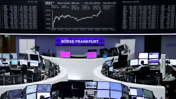 Starker Einstieg in den Oktober: Der Dax zieht zu Beginn des vierten Quartals deutlich an - der Dow folgt ins Plus.