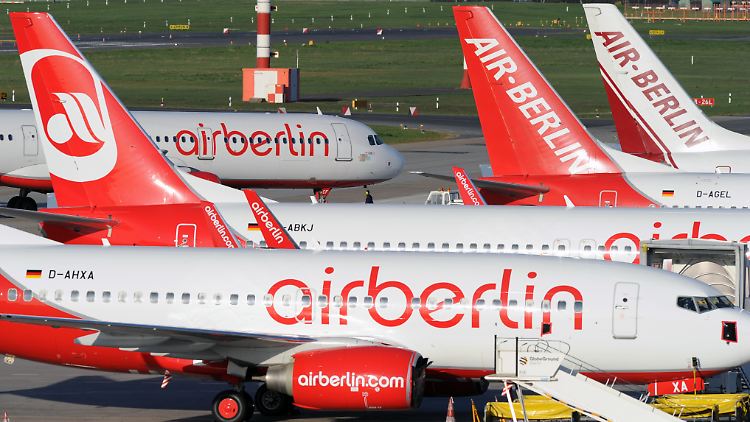 Tuifly betreibt 14 Maschinen für Air Berlin. Derzeit ist ein Großteil der Crews offenbar krank. 