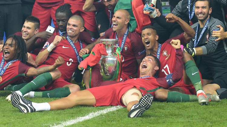 Europas Meister: Cristiano Ronaldo und die Fußballer aus Portugal.