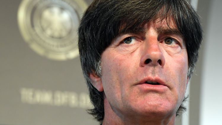 Joachim Löw empfindet die Nachwuchsarbeit der Bundesligisten als zukunftsweisend.
